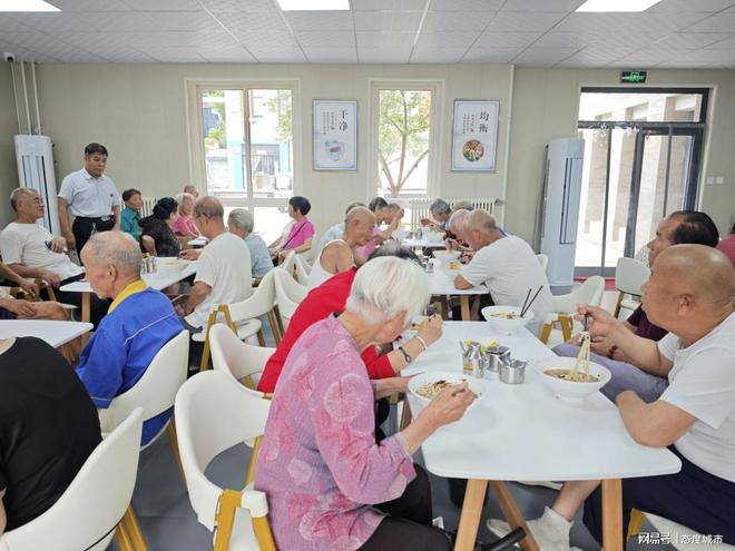 一份助老餐 从舌尖暖到心尖麻将胡了幸福生活照进高新(图7) 一份助老餐 从舌尖暖到心尖麻将胡了幸福生活照进高新(图7)