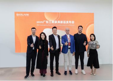 餐桌椅闪耀广州家博会创新设计摘双奖！PG麻将胡了网站入口三朗FINN系列(图1)